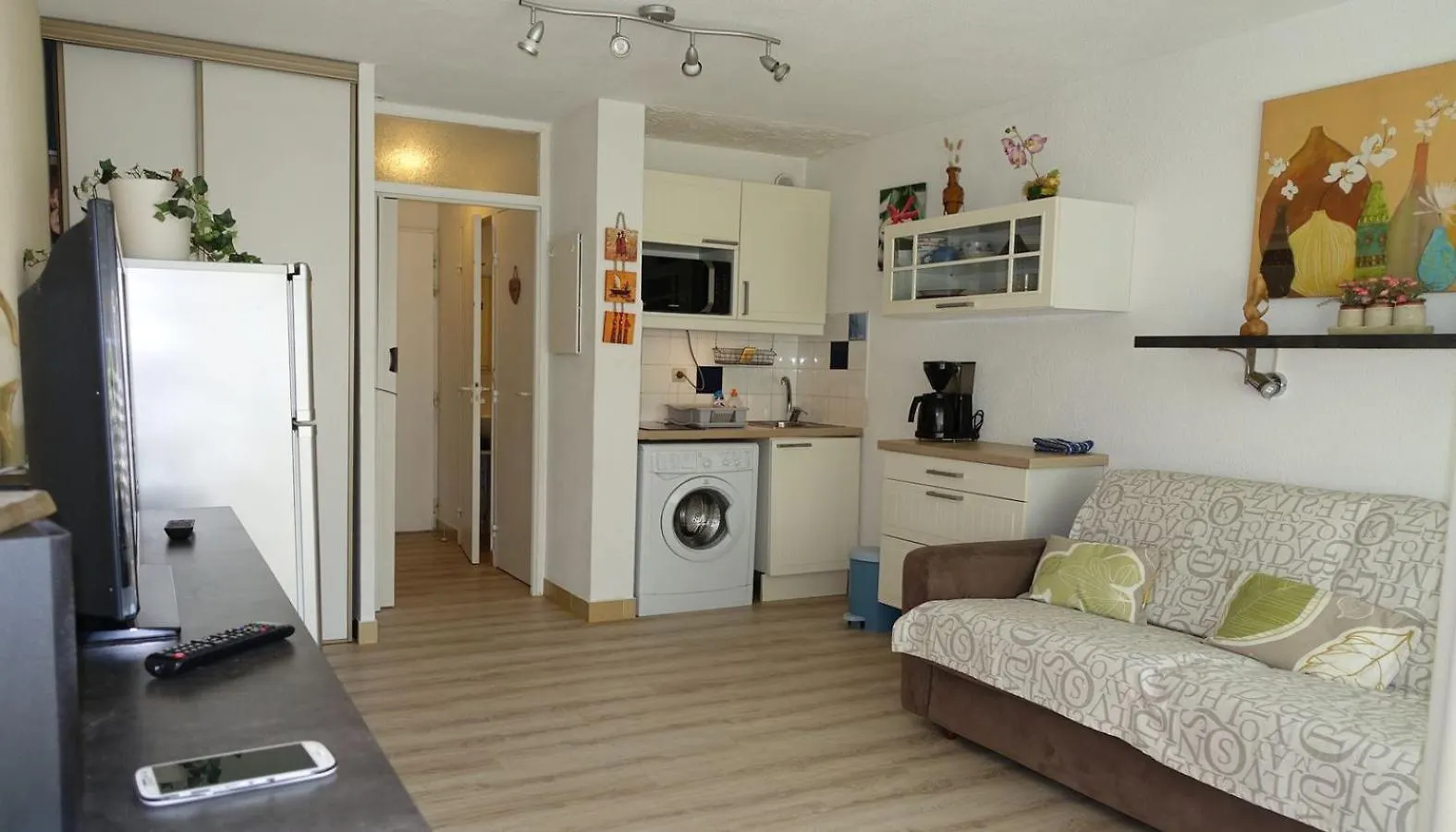 Studio Proche Port Et Plages, Au Calme Hyeres Apartment